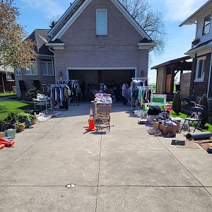 Yard sale photo in St. Clair Shores, MI